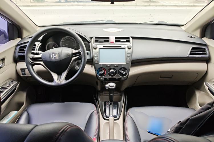Used Honda City Classic 2012 1.5L Automatic Elite Edition Center Console