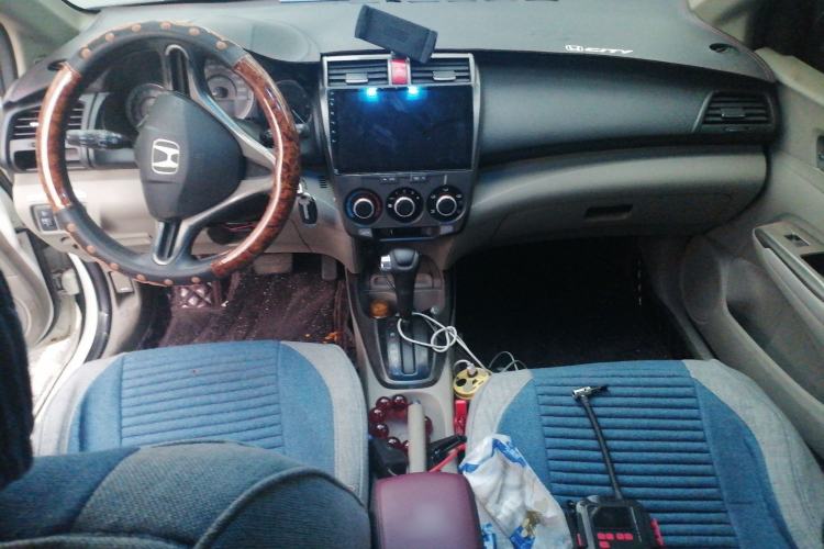 Used Honda City Classic 2012 1.5L Automatic Elite Edition Center Console