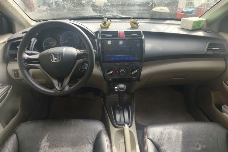 Used Honda City Classic 2012 1.5L Automatic Elite Edition Center Console