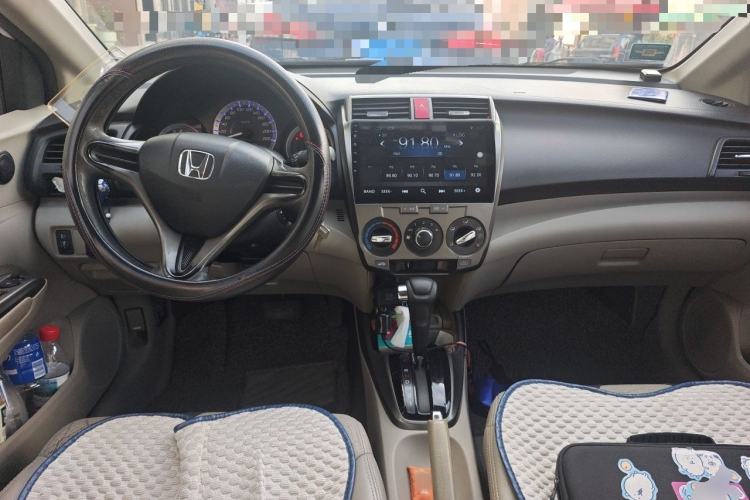 Used Honda City Classic 2012 1.5L Automatic Elite Edition Center Console