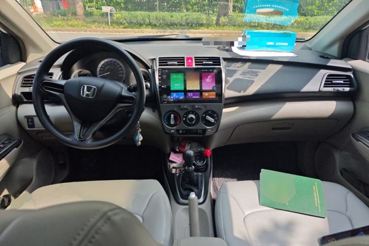Used Honda City Classic 2012 1.5L manual Elite Edition Center Console