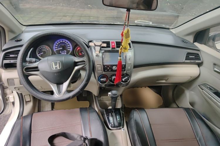 Used Honda City Classic 2012 1.5L Automatic Flagship Edition Center Console