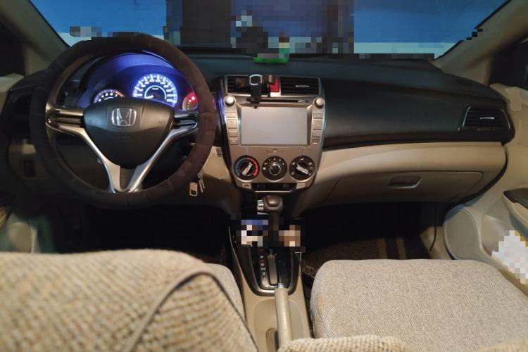 Used Honda City Classic 2012 1.5L Automatic Elite Edition Center Console
