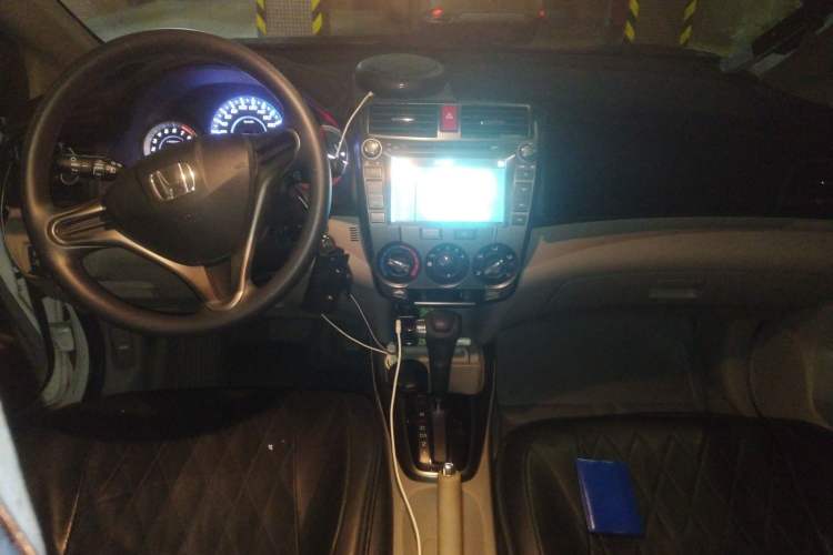 Used Honda City Classic 2012 1.5L Automatic Elite Edition Center Console