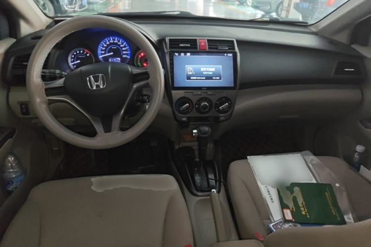 Used Honda City Classic 2012 1.5L Automatic Elite Edition Center Console