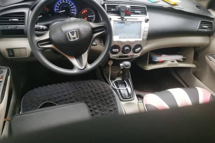 Used Honda City Classic 2012 1.5L Automatic Elite Edition Center Console