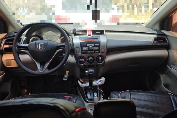 Used Honda City Classic 2012 1.5L Automatic Elite Edition Center Console