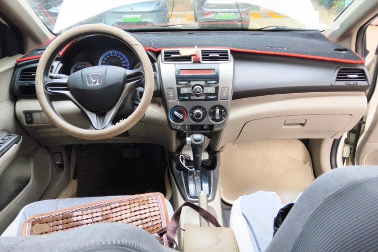 Used Honda City Classic 2012 1.5L Automatic Elite Edition Center Console