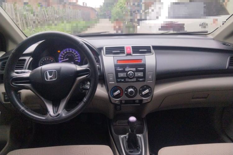 Used Honda City Classic 2012 1.5L manual Elite Edition Center Console