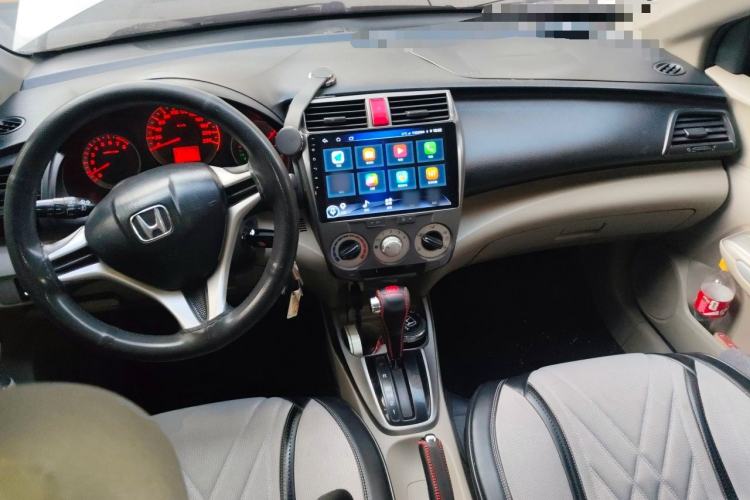 Used Honda City Classic 2012 1.5L Automatic Elite Edition Center Console