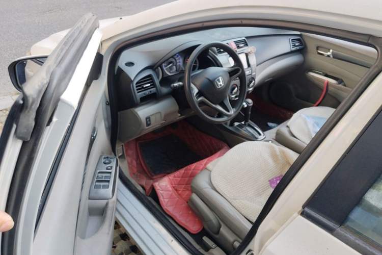 Used Honda City Classic 2012 1.5L Automatic Elite Edition Driver Seat
