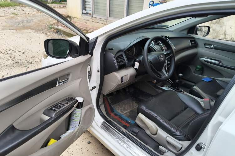 Used Honda City Classic 2012 1.5L manual Elite Edition Driver Seat