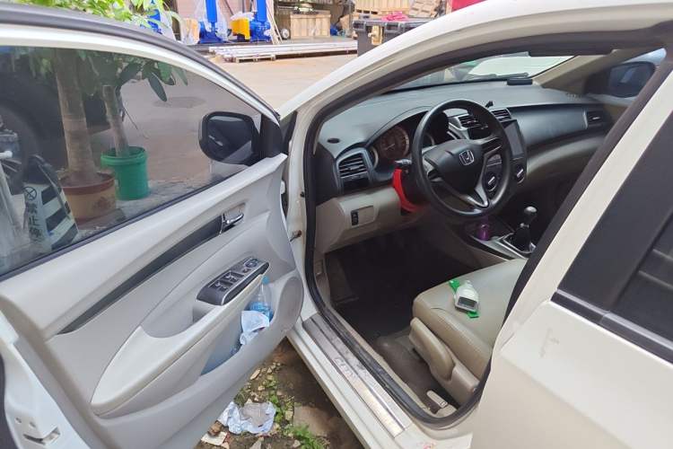 Used Honda City Classic 2012 1.5L manual Elite Edition Driver Seat