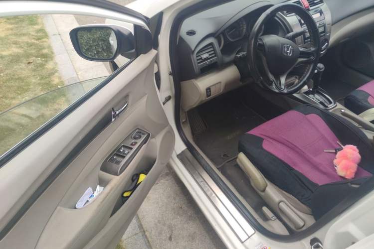 Used Honda City Classic 2012 1.5L Automatic Elite Edition Driver Seat