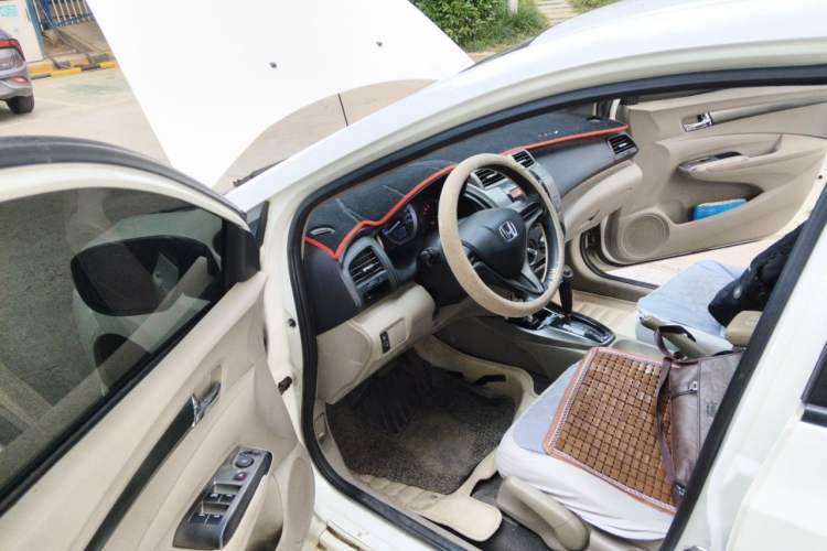 Used Honda City Classic 2012 1.5L Automatic Elite Edition Driver Seat