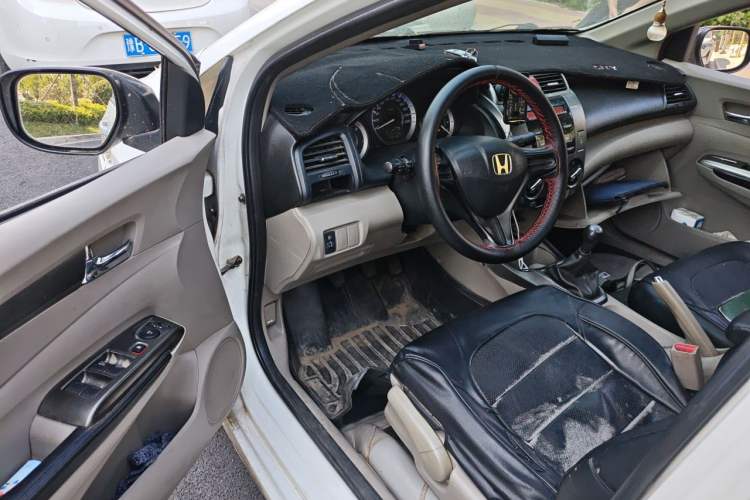 Used Honda City Classic 2012 1.5L manual Comfort version Driver Seat
