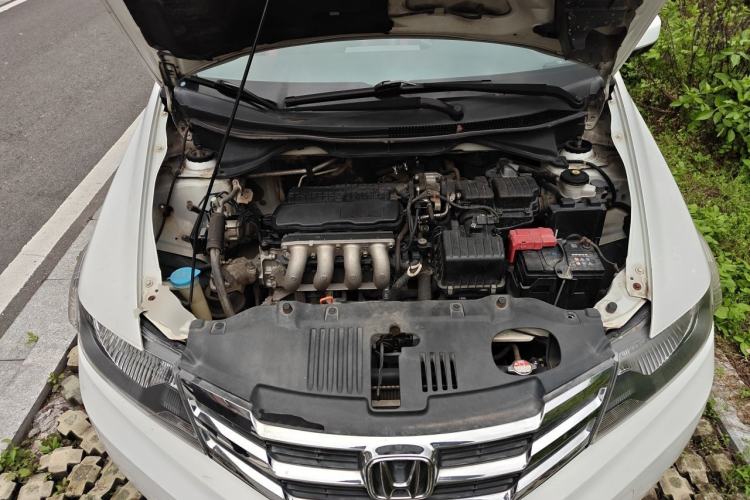 Used Honda City Classic 2012 1.5L manual Elite Edition Engine Bay