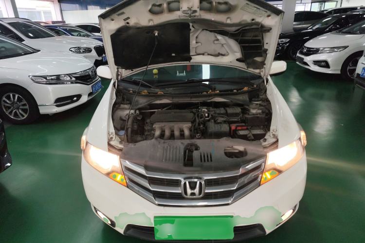 Used Honda City Classic 2012 1.5L manual Elite Edition Engine Bay