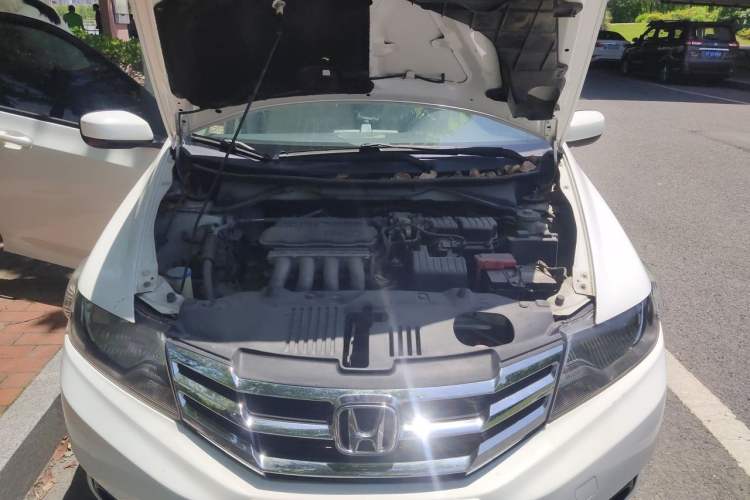 Used Honda City Classic 2012 1.5L Automatic Elite Edition Engine Bay