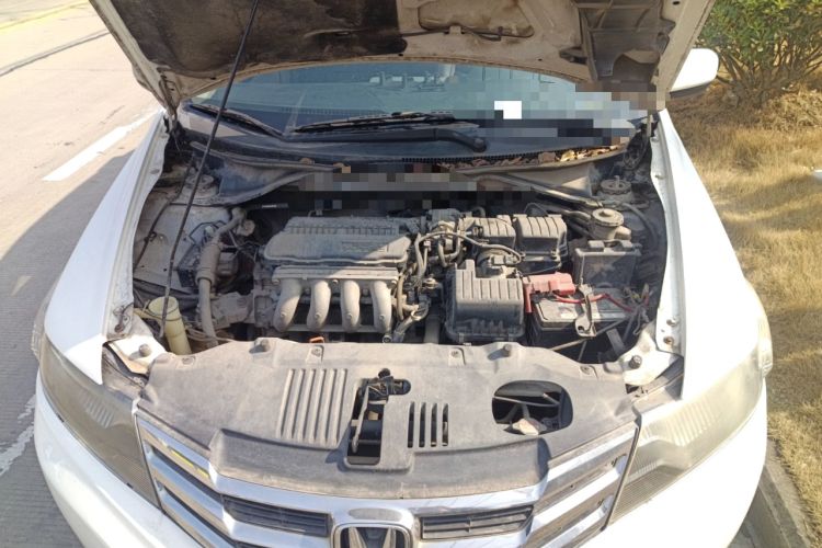 Used Honda City Classic 2012 1.5L manual Comfort version Engine Bay