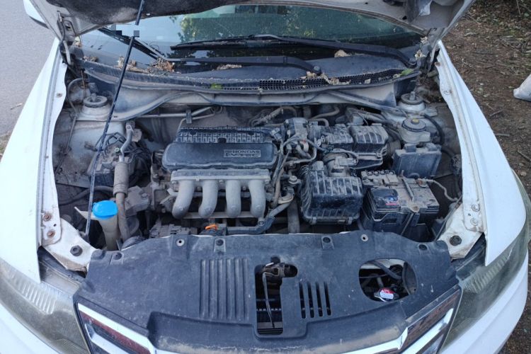 Used Honda City Classic 2012 1.5L manual Elite Edition Engine Bay
