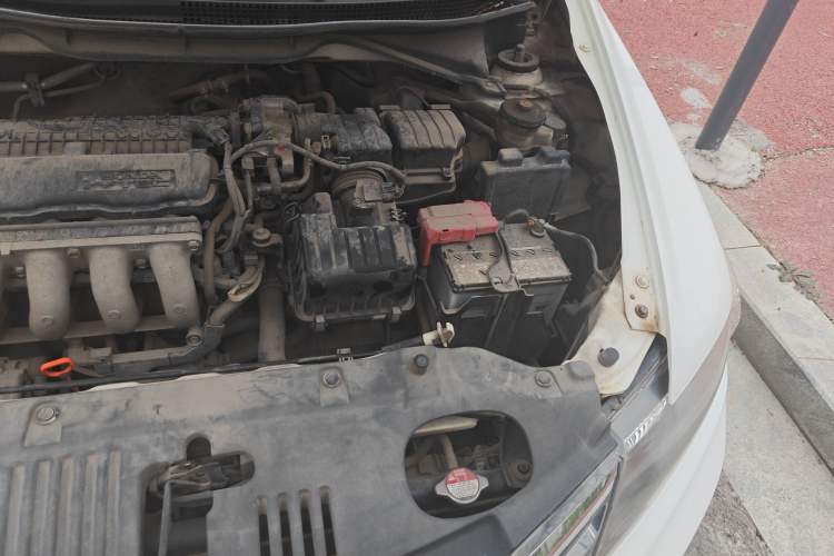 Used Honda City Classic 2012 1.5L manual Elite Edition Engine Bay Left