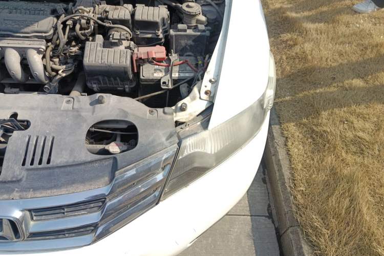 Used Honda City Classic 2012 1.5L manual Comfort version Engine Bay Left