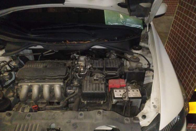 Used Honda City Classic 2012 1.5L Automatic Elite Edition Engine Bay Left
