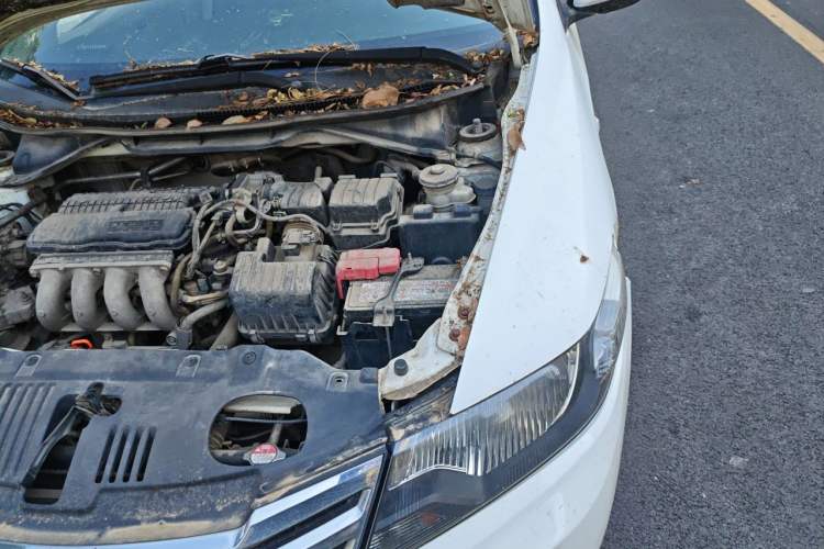 Used Honda City Classic 2012 1.5L manual Comfort version Engine Bay Left