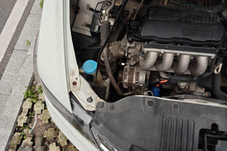 Used Honda City Classic 2012 1.5L manual Elite Edition Engine Bay Right