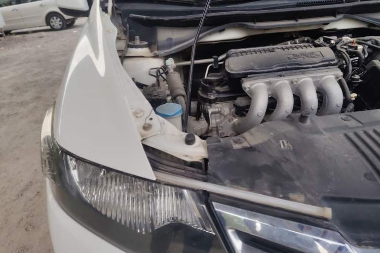 Used Honda City Classic 2012 1.5L manual Elite Edition Engine Bay Right