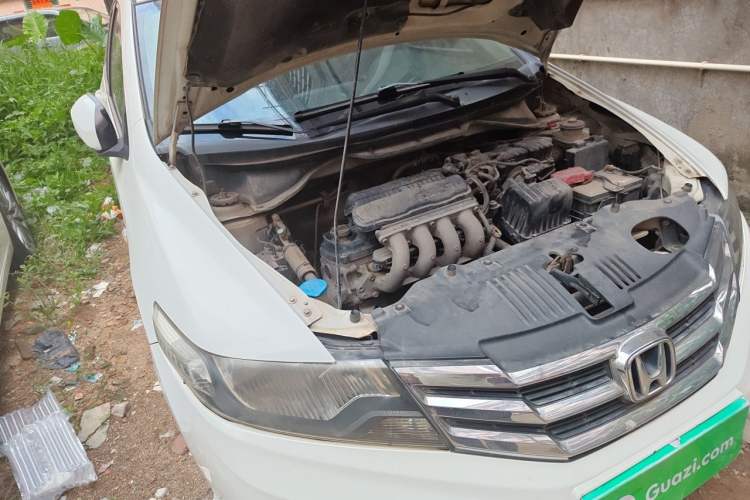 Used Honda City Classic 2012 1.5L manual Elite Edition Engine Bay Right