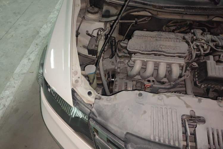 Used Honda City Classic 2012 1.5L manual Elite Edition Engine Bay Right