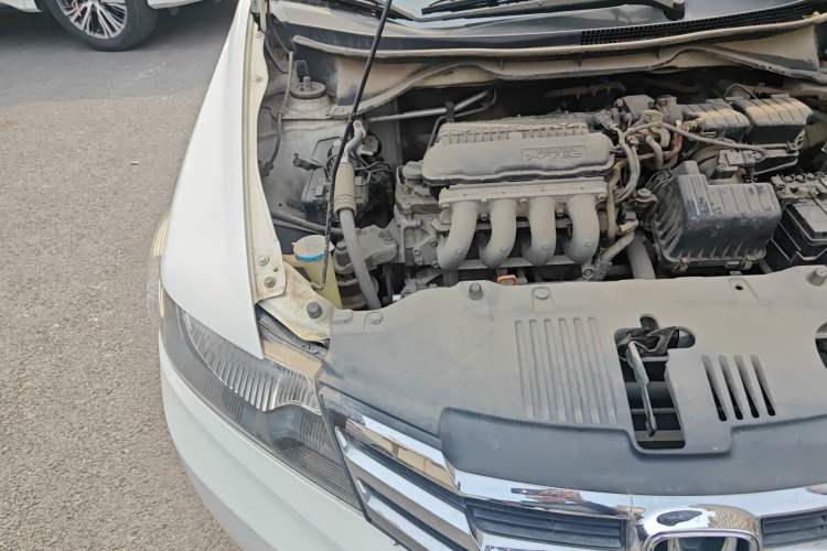 Used Honda City Classic 2012 1.5L manual Elite Edition Engine Bay Right