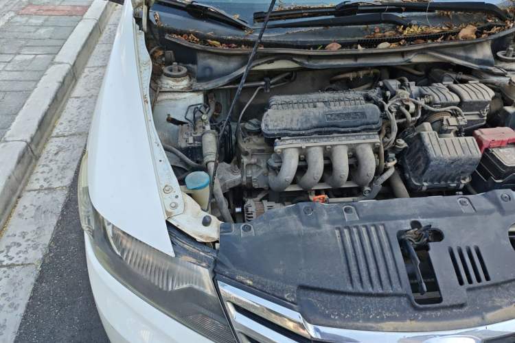 Used Honda City Classic 2012 1.5L manual Comfort version Engine Bay Right
