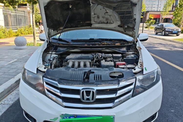 Used Honda City Classic 2012 1.5L manual Comfort version Engine Bay
