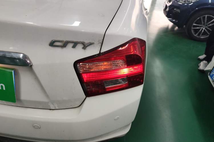 Used Honda City Classic 2012 1.5L manual Elite Edition Exterior 3