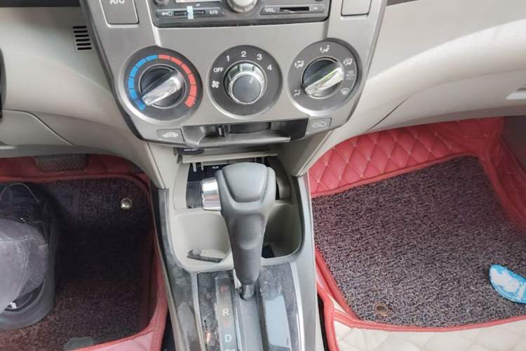 Used Honda City Classic 2012 1.5L Automatic Elite Edition Gear Lever