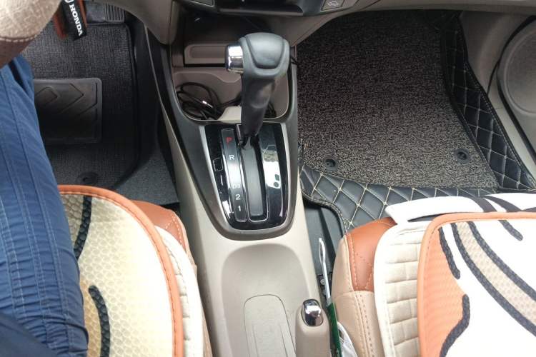 Used Honda City Classic 2012 1.5L Automatic Elite Edition Gear Lever