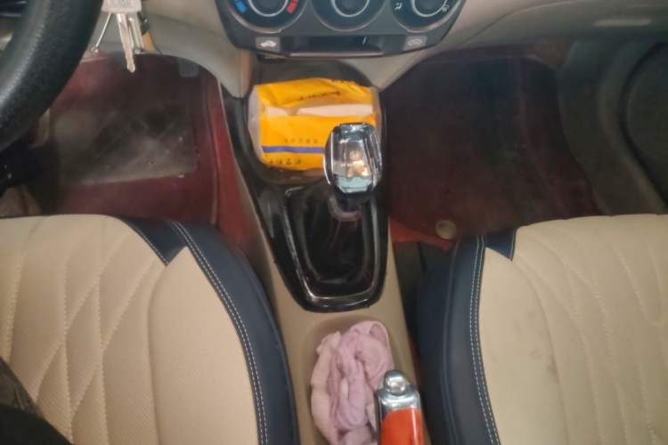 Used Honda City Classic 2012 1.5L manual Elite Edition Gear Lever