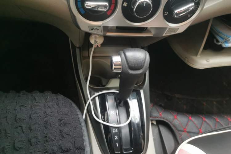 Used Honda City Classic 2012 1.5L Automatic Elite Edition Gear Lever