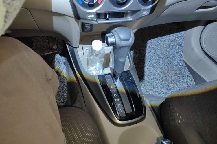 Used Honda City Classic 2012 1.5L Automatic Elite Edition Gear Lever