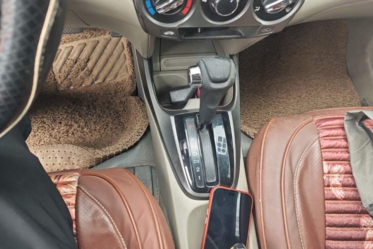 Used Honda City Classic 2012 1.5L Automatic Elite Edition Gear Lever