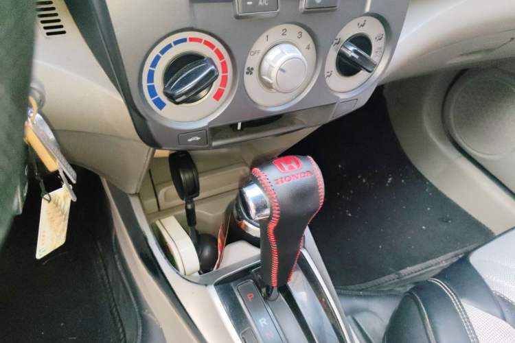 Used Honda City Classic 2012 1.5L Automatic Elite Edition Gear Lever