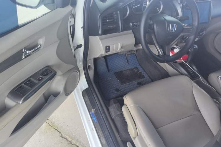 Used Honda City Classic 2012 1.5L Automatic Elite Edition Interior 2