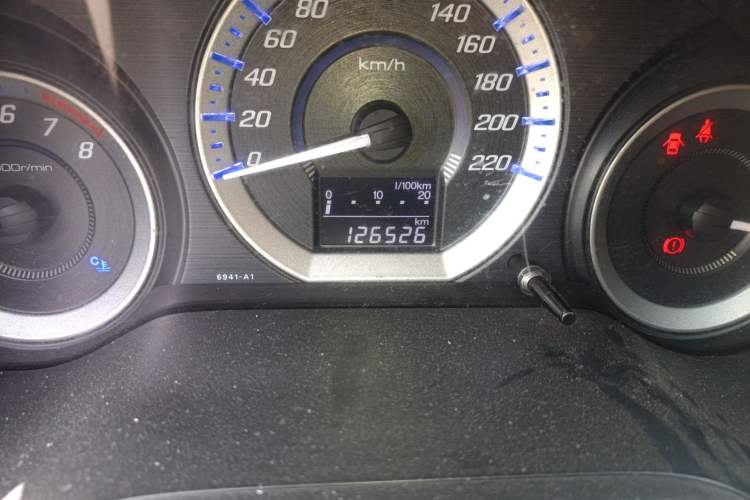 Used Honda City Classic 2012 1.5L manual Comfort version Odometer Close Up
