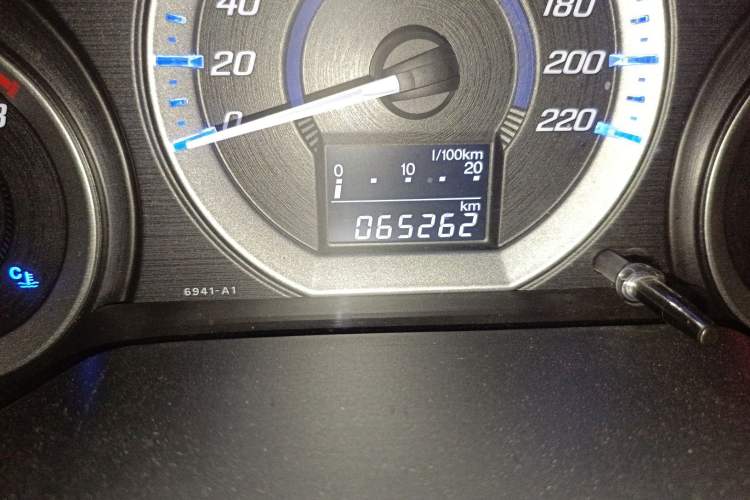 Used Honda City Classic 2012 1.5L manual Elite Edition Odometer Close Up