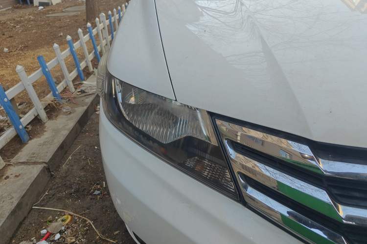 Used Honda City Classic 2012 1.5L Automatic Elite Edition Right Front Headlight