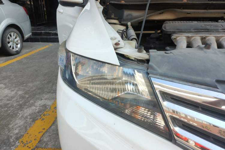 Used Honda City Classic 2012 1.5L Automatic Elite Edition Right Front Headlight