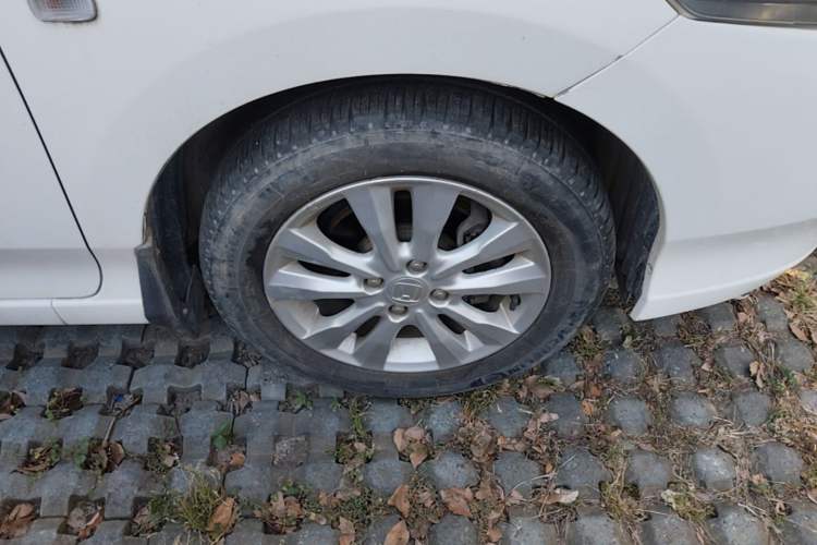 Used Honda City Classic 2012 1.5L Automatic Elite Edition Right Front Wheel Hub
